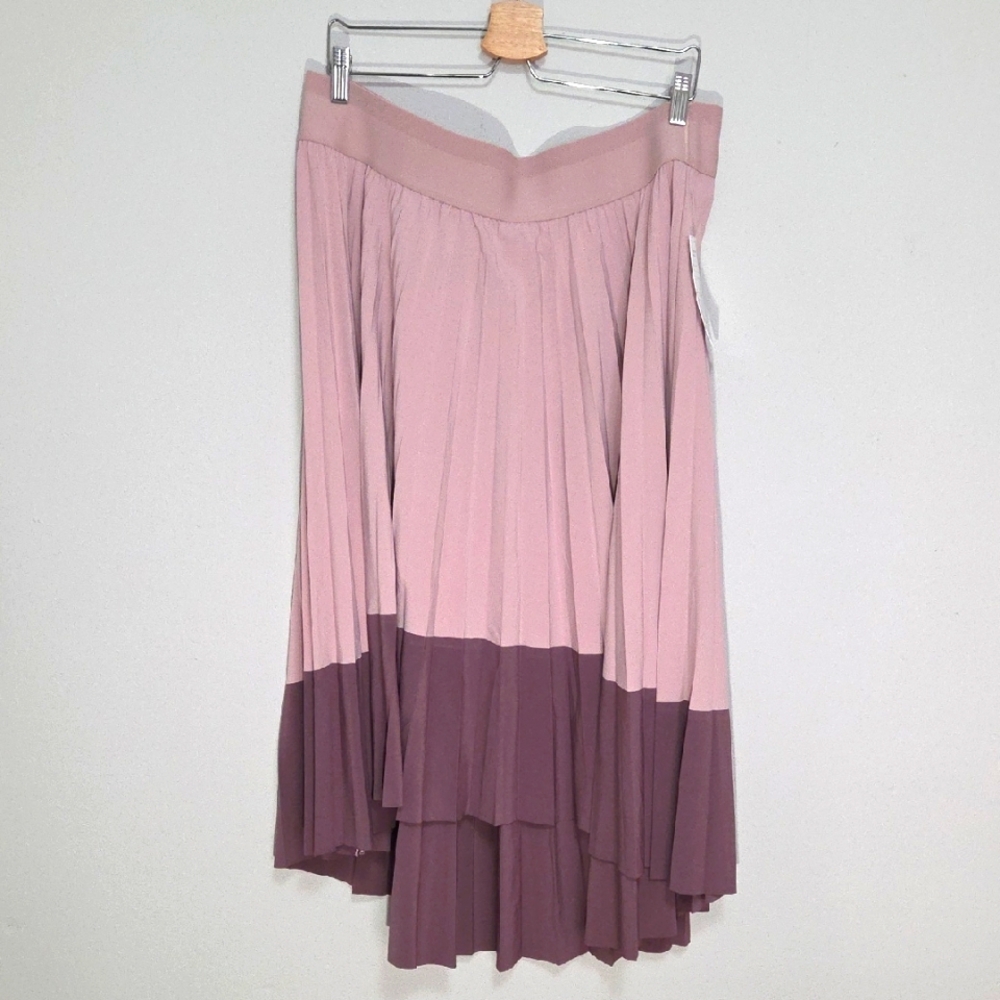 BNWT Athleta Swing Forwarded Pleated Skirt size XL